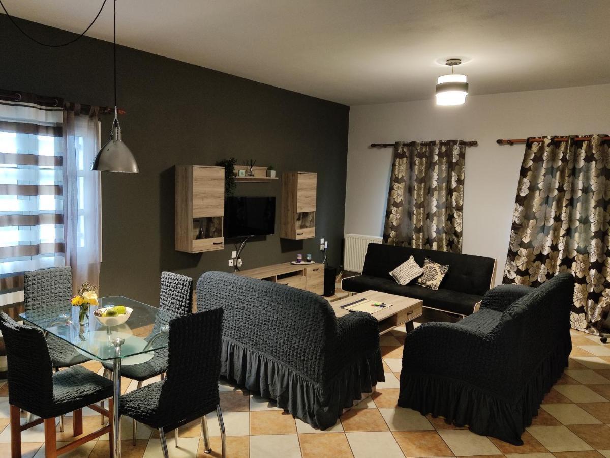 Vretti'S Apartment Fratsia Eksteriør bilde